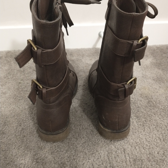 Boots - Picture 4 of 5